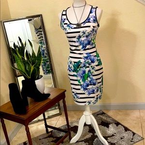 Adorable floral & striped midi dress 🌸